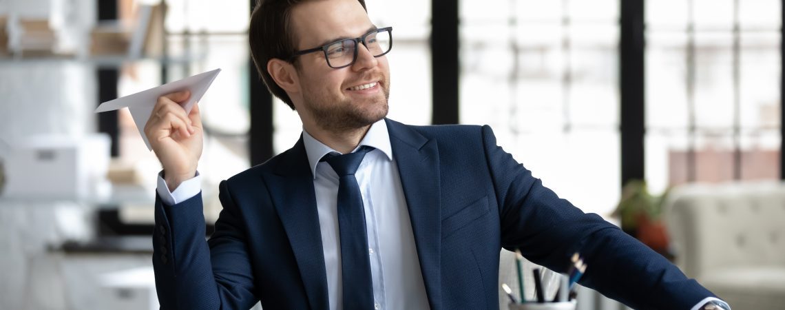 Regnsakpsfører som er fornøyd med arbeidet