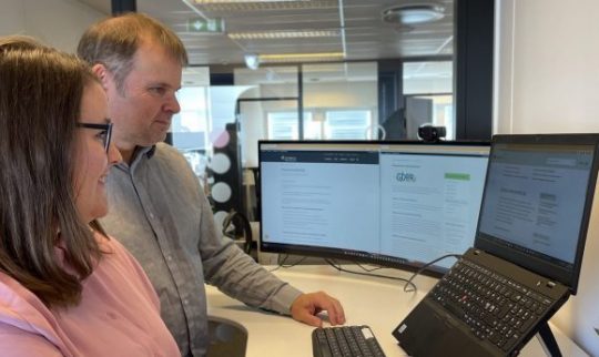 Ansatte jobber med informasjonssikkerhet og personvern i Pindena