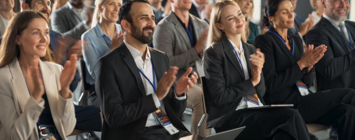 Business folk på konferanse